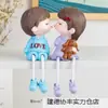 Decoración para el Hogar Sala de Estar Mobiliario para Bodas Colgantes de Pared Dibujos Animados Pareja Linda Muñeco Colgante Pequeños Regalos Pequeño Dorado