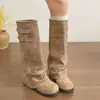 Botas apilables primavera y otoño botas de hebilla de cuero botas largas para mujer 2026 nuevo estilo retro plisadas tacón grueso botas para pierna de pantalón