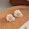 Brincos redondos de pérola com florais japoneses e coreanos em agulha de prata, estilo fresco e doce, brincos elegantes, toque de luxo leve e de alta qualidade, atacado