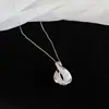 Cristal Diamante Dourado! Colar Pingente Curvo Totalmente Diamantado com Diamantes Incrustados Toque de Alto Padrão Design de Corrente para Clavícula Versátil Acessórios de Colar Venda por Atacado
