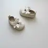 Primavera e Outono Novos Sapatos de Faixa Elástica para Bebê Menina Sapatos de Princesa com Laço Fofo Sapatos para Bebê e Criança Pequena Sapatos de Couro Pequenos