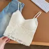 Dos Estilos de Uso Camisola sin Mangas de Encaje Francés con Ribete de Pestañas Espalda Hermosa con Almohadillas Integradas para Usar por Dentro o por Fuera Sujetador Bandeau