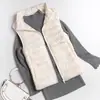 Chaleco ligero de plumón para mujer, estilo corto con cuello alto, corte ajustado, nuevo chaleco de plumón Otoño e Invierno 2025, chaleco para mujer de talla grande