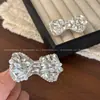 Grampo Lateral para Cabelo Grampo para Franja Gatinho Design Floral Requintado Luxo Leve Estilo Coreano Acessório de Cabelo Grampo Bico de Pato para Mulheres Grampo