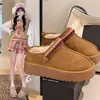 Pantuflas de suela gruesa para mujer, uso bidireccional, estilo nuevo, pantuflas de algodón, invierno 2026, otoño e invierno, botas de nieve, que aumentan la altura, pantuflas de punta cerrada, pelo