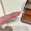 Nuevo Anillo Delgado de Oro de Lujo Ligero Micro-pavimentado para Mujer Diseño de Nicho Hueso de Pescado Diamante Cuadrado Abierto Ajustable Anillo Versátil Apilable