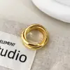 Anel Cruzado de Múltiplas Camadas com Design de Nicho Simples e Requintado Estilo Coreano, com um Toque de Luxo Leve e High-End, Versátil e Único