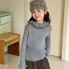 Suéter para Niña Little Red Fish Otoño/Invierno 2026 Nuevo Camiseta Base de Punto de Otoño para Chicas de Secundaria y Tops a Juego para Padres e Hijos