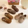 Sapatos para Meninas 2026 Primavera e Outono Novos Sapatos Birkenstock Infantis Mocassins de Solado Macio Sapatos para Meninos Sapatos de Bebê Sapatos Individuais Sapatos de Couro