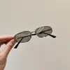 2026 Nuevo Modelo Metal Color Degradado Tendencia Unisex Ojo de Gato Moda Europea y Americana Personalidad Tendencia Protección Solar Gafas de Sol