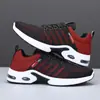 Tênis Esportivo Masculino para Dropshipping Transfronteiriço com Amortecimento a Ar e Solado Macio, Tênis Casuais para Primavera, Sapatos Fly-Knit Respiráveis e Absorventes de Choque para Homens
