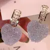Explosiones de Transmisión en Vivo de TikTok Dulce Núcleo Amor Pendientes de Aguja Plateada Electrochapado en Oro Real Sentido de Chica Joven Pendientes de Lujo Ligero Avanzados