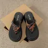 Chanclas para Mujer para Uso en Exteriores Primavera/Verano 2026 Estilo Coreano Negras de Suela Gruesa con Lunares Sandalias de Tira Trendy que Aumentan la Altura para la Playa