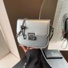Bolsa de axila retrô estilo ocidental 2025, nova bolsa quadrada pequena de outono, bolsa de ombro transversal com corrente de nicho avançada, bolsa de tofu