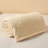 Manta de Coral Fleece para Oficina, Siesta, Descanso para Almorzar, Manta Espesa de Invierno para Aire Acondicionado, Manta Pequeña de Leche Fleece para Dormitorio