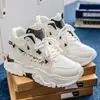 Zapatos de hombre 2026 otoño nuevos versátiles zapatillas blancas de caña alta deportivas de moda zapatos de suela gruesa casual transpirables zapatos de papá C73