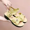 Sandalias de moda casual de verano para mujer con tacones gruesos, suelas suaves, antideslizantes, resistentes al desgaste, cómodas, zapatos de punta cuadrada estilo francés para madres de mediana edad y mayores