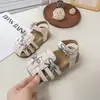 Sandalias Cómodas para Niñas 2026 Nuevas Llegadas de Verano Sandalias Versátiles de Punta Cerrada para Niños Lazo Calado Transpirables Zapatos de Playa