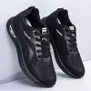 Zapatos de Hombre Resistentes al Desgaste con Suela Blanda Primavera y Verano 2025 Zapatos Casuales de Cuero para Hombre Zapatos Impermeables Resistentes a las Manchas Zapatos Deportivos Cómodos y Ligeros para Hombre