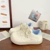 Tênis Brancos Versáteis de Solado Grosso Estilo Campus para Primavera e Outono Sapatos Casuais Esportivos de Treinamento Alemão Doces e Fofos para Mulheres Respiráveis para Uso Diário