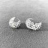 Aretes de Hebilla para Oreja de Diseño Nicho Estilo Japonés y Coreano Flor Tallada Hielo Picado Bola Flash Dulce Cool Viajero Retro Combinan con Todo