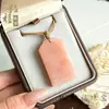 Colgante de Cerradura de Nube Flor de Durazno de Seda Dorada y Jade Popular de Xiaohongshu, Hebilla de Paz Flor de Durazno y Colgante de Jade