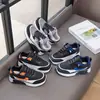 Zapatos Deportivos para Niños 2026 Primavera Nuevos Versión Coreana Zapatos Casuales para Niños Suela Suave de Cuero Zapatos para Correr para Niños Mayores