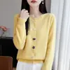 Otoño 2026 Nuevo Suéter de Punto para Mujer Cardigan de Cuello Redondo Cardigan con Botones de Concha Estilo Coreano Fábrica de Comercio Exterior Venta al por Mayor