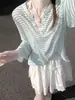 Camiseta de manga larga con cuello en V y rayas azules estilo coreano para mujer, prenda exterior de verano, top holgado casual estilo perezoso
