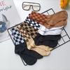Calcetines de mujer tablero de ajedrez a cuadros Primavera y Otoño Nueva Moda medias de mujer japonés marrón negro y blanco a cuadros calcetines de felpa al por mayor