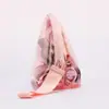 La Bolsa de Cosméticos Transparente es Colorida y Moderna. Puede sostener cosas pequeñas y es muy conveniente de llevar en la mano. Se Puede Personalizar Según los Dibujos