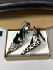 Tacones de aguja de punta fina estilo francés con tira en el talón para mujer, sandalias de charol de punta cerrada sin talón, zapatos transfronterizos sexy y versátiles para mujer