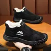 Zapatos deportivos cálidos para hombre al por mayor, zapatos de vestir para hombre transpirables para exteriores sin cordones, zapatos casuales ligeros para hombre de suela blanda versátiles