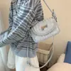 Bolsa de Design de Nicho de Luxo Feminina 2025 Novo Estilo Fresco Bolsa de Mão Transversal Moda Cor Contrastante Semicírculo Bolsa Sela