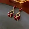 Brincos Florais Vintage Retrô com um Toque de Luxo Leve e High-End, Design de Tarraxa com Franjas, Brincos Versáteis Atacado