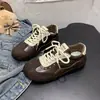 Zapatos casuales de mujer 2026 de otoño, versátiles, de caña baja, con cordones, suela gruesa, zapatillas de entrenamiento alemanas de moda, zapatillas deportivas