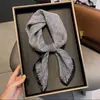 Pañuelo Cuadrado Pequeño de Seda de Morera 70 cm con Estampado Vintage de Alta Gama, Bufanda Versátil Profesional para el Cuello, Chal para Mujer