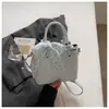 Bolso de Mano Pequeño de Comercio Exterior Transfronterizo para Mujer, Nuevo Estilo de Moda, Bolso Cubo Texturizado, Elegante Bufanda de Seda, Bolso de Hombro Cruzado para Viajes