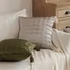 Cojín decorativo acolchado de satén con borlas estilo vintage para sofá de sala de estar, respaldo de cama de dormitorio de alta gama estilo ins