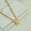 Collar Figaro Letras Inglesas 26 Letras Unisex Acero Inoxidable Colorido Cadena Clavícula Chapado en Oro de 18K