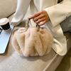 2023 nueva bolsa de conejo simple bolsa plisada de calabaza de mano bolsa de terciopelo de felpa teléfono móvil bandolera lindo bolso de mano