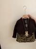 Conjunto de Duas Peças para Meninas Estilo Coreano Outono e Inverno 2025 Nova Moda Tricô Gola Redonda Manga Longa e Saia Versátil Estilosa Estampa de Leopardo