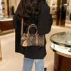 Nuevo Bolso Cruzado Versátil de Alta Gama Boston Fashion 2026, Bolso de Mano de Lujo Ligero para Mujer con Diseño Estampado en Forma de Almohada