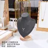 Soporte para Joyería de Nogal Soporte para Exhibición de Collares en el Cuello Modelo de Retrato Estante para Joyería Máscara para Cuello de Collar Accesorios de Exhibición para Mostrador
