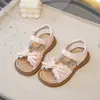 Sandálias Princesa de Renda com Laço Fofas para Meninas 2025 Estilo Coreano Verão Novo Menina Pequena Solado Macio Sapatos de Praia Tendência