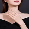 Anillo Europeo y Americano de Plata S925 con Diamante Completo con Anillo de Moissanita Moda Europea y Americana Anillo Doble de Diamante Simple para Mujer
