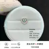 Arete de Hueso de Oreja de Acero de Titanio 316L con Brillo Completo de Circonio Rodeando un Corazón Multicolor, Joyería Versátil para Perforaciones de Oreja
