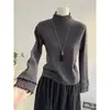 Top de punto para mujer con cuello semialto y ribete de volantes gris oscuro, top básico ajustado para otoño e invierno 2026