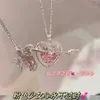 Dulce flecha de Cupido Collar de Amor de Diamante Rosa con una sola línea en Diseño de nicho combinable cadena para la clavícula de lujo ligero
