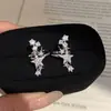 Brinco de Pressão Prata Estrela Esmagada Zircônia Estrela Simples Moderno Argola de Orelha Leve de Luxo Brinco Versátil Requintado de Ponta para Mulheres